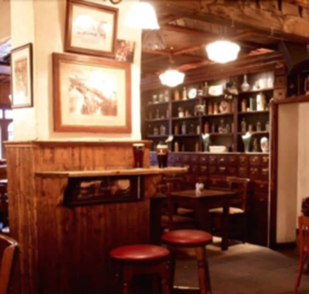 Celtic Lodge Guesthouse - Restaurant & Bar Дъблин Екстериор снимка
