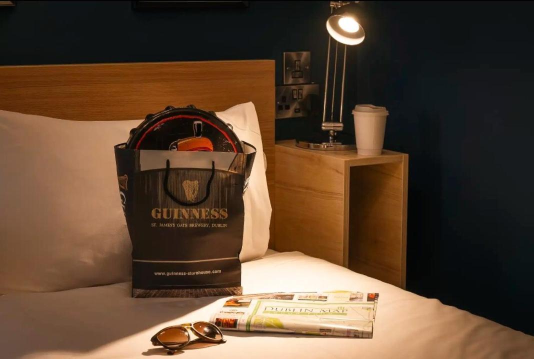 Celtic Lodge Guesthouse - Restaurant & Bar Дъблин Екстериор снимка
