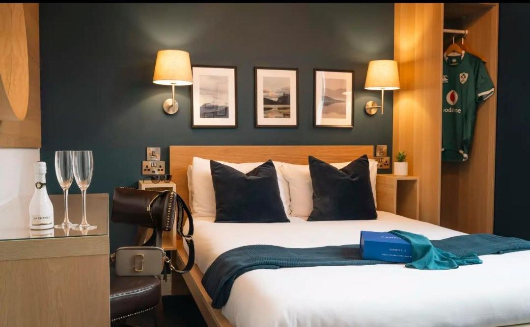 Celtic Lodge Guesthouse - Restaurant & Bar Дъблин Екстериор снимка