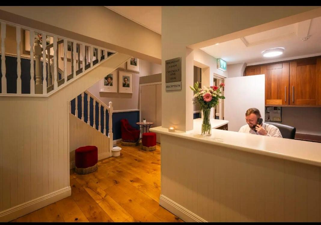 Celtic Lodge Guesthouse - Restaurant & Bar Дъблин Екстериор снимка